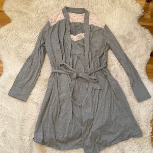 Motherhood Maternity Nightgown & Robe Set Size L
